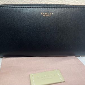 Radley, Woman’s Large zip around Black leather wallet, Arlington Street, NWT